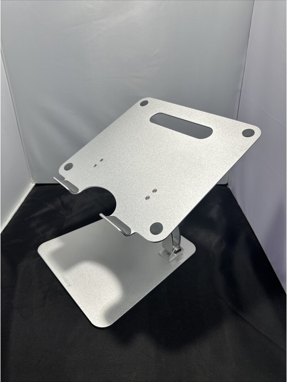 Nulaxy Laptop Stand Adjustable Ergonomic Height Angle Computer Silver Aluminum